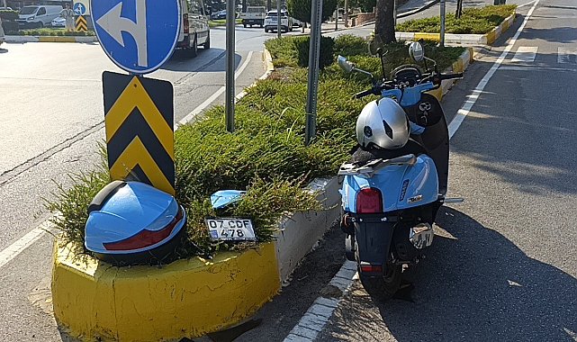 Hafif ticari araçla çarpışan motosikletli yaralandı
