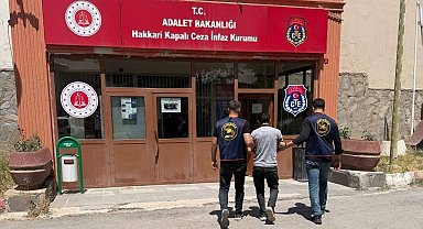 Hakkari'de aranan 2 şahıs JASAT tarafından yakalandı
