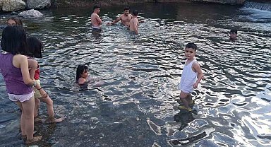 Hakkari'de sıcaklara karşı doğal çözüm