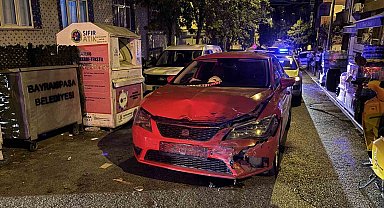 Hasta taşıyan ambulans otomobil ile çarpıştı: 3 kişi yaralandı