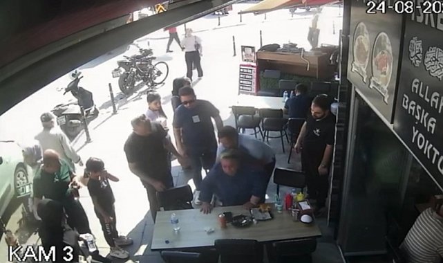 Heimlich manevrasıyla kadının hayatını kurtaran polis: "Her zaman vatandaşımızın yanındayız"