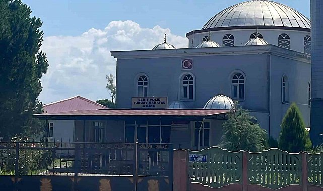 Hırsızlar camiden bağış kutusunu çaldı