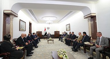 Irak Başbakanı Zeydi'den İran yanlısı Haşdi Şabi'ye hükümet desteği vurgusu