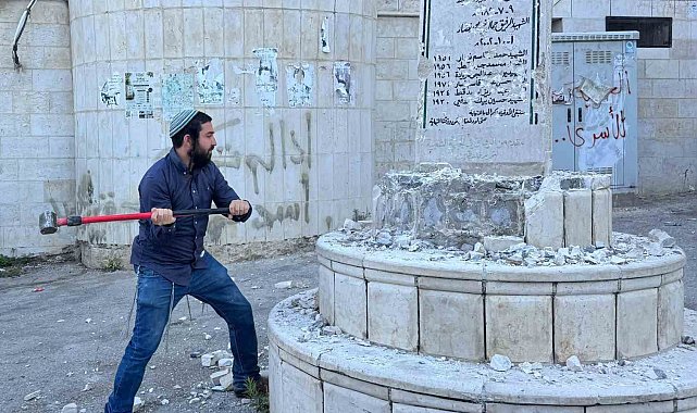 İsrailli aşırı sağcı vekil, Filistin köyündeki "Şehitler Anıtı"nı yıktı