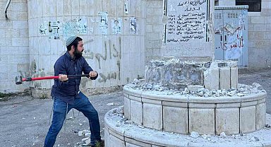 İsrailli aşırı sağcı vekil, Filistin köyündeki "Şehitler Anıtı"nı yıktı