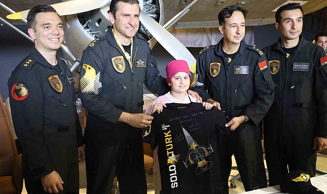 İstanbul Hava Müzesi'nde SOLOTÜRK kuyruğu