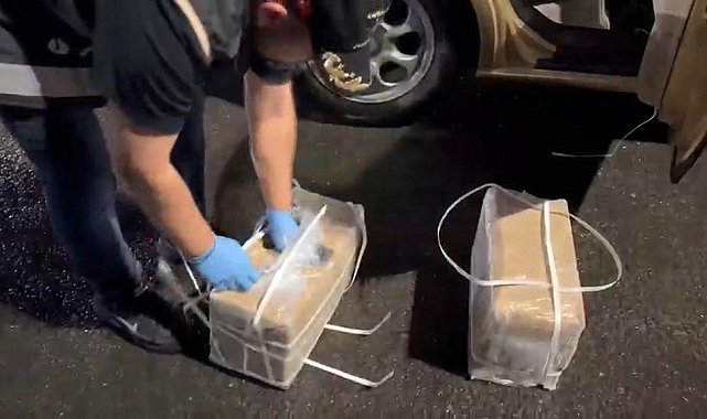 İstanbul'da silah sevkiyatına operasyon: 120 tabanca ele geçirildi