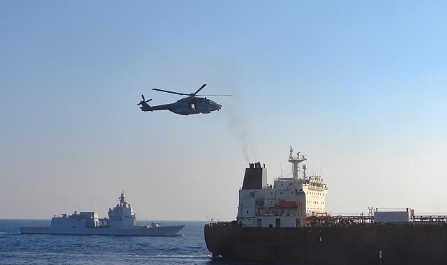 İtalya'dan Rusya'nın "gölge filosuna" ait olduğu öne sürülen petrol tankerine operasyon