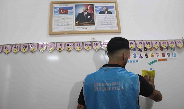 İzmir'de mahkumlar eğitime renk katıyor