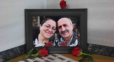 İzmir'de trafik kazasında hayatını kaybeden karı koca memleketleri Sivas'ta toprağa verildi
