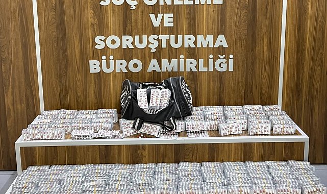 İzmir'de zehir tacirlerine operasyon: 9 bin uyuşturucu hap ele geçirildi