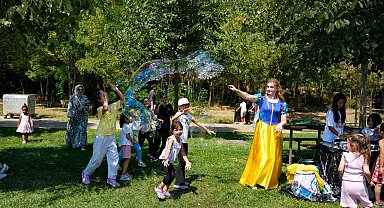 İzmit ve Gebze'de çocukları buluşturan etkinlik: Aileler de eğlenceye ortak oldu