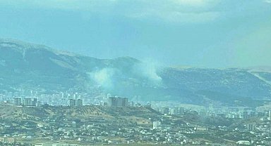 Kahramanmaraş'ta Ahır Dağı'na yıldırım düşmesi sonucu orman yangını çıktı