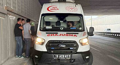 Kamyondan yola düşen demir parçası kazaya neden oldu: 1 yaralı