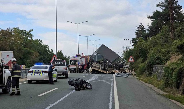 Karabük-Bartın yolunda feci kaza: çekici devrildi, 2 kişi hayatını kaybetti