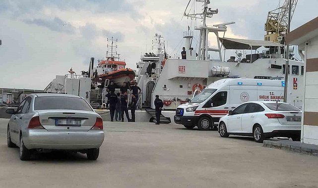 Karadeniz'de su alan gemi batma tehlikesi geçirdi, 13 mürettebat tahliye edildi