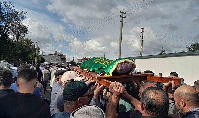 Karapınar'da devrilen traktörde ağır yaralanan yaşlı adam hayatını kaybetti