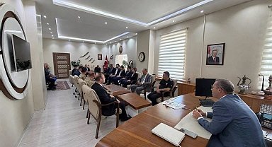 Kars Valisi Polat, Arpaçay'da kurum yöneticileriyle bir araya geldi