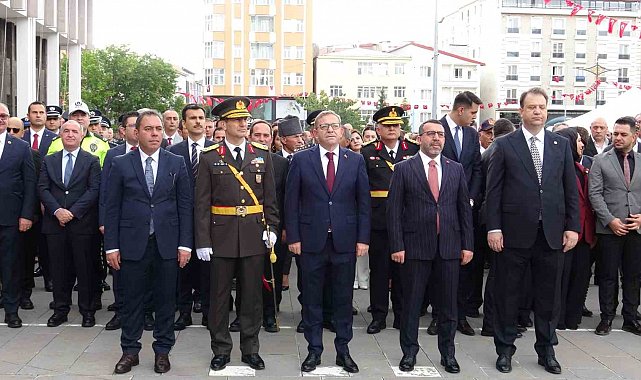 Kars'ta 30 Ağustos Zafer Bayramı'nın 104. yıl dönümü coşkuyla kutlandı