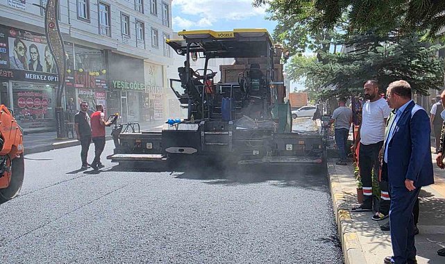 Kars'ta şehir içi yollarda asfalt seferberliği: Faikbey Caddesi yenileniyor