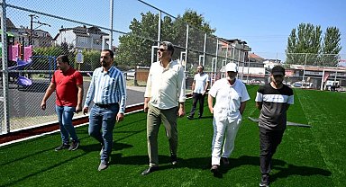 Kartepe'ye iki yeni halı saha