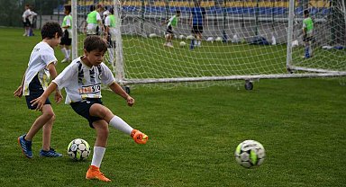 Kastamonu'da 120 çocuk yaz tatilini futbol okulunda değerlendirdi
