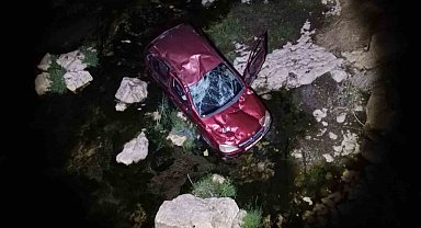Kastamonu'da otomobil çaya uçtu: 4 yaralı