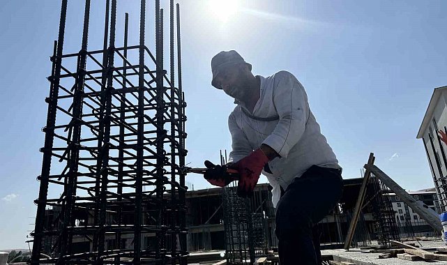 Kavurucu sıcakta ekmek mücadelesi