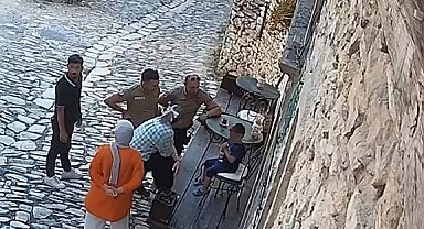 Kayıp Aras'a anne şefkati: Polis gelene kadar başından ayrılmadı
