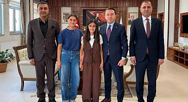 Kaymakam Hülür, YKS'de Türkiye 3.320'ncisi olan görme engelli öğrenciyi kabul etti