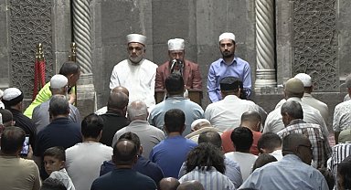 Kayseri'de Mevlit Kandili'nde eller semaya açıldı