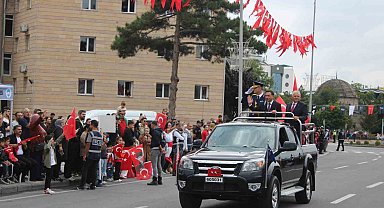 Kayseri'de Zafer Bayramı coşkuyla kutlandı