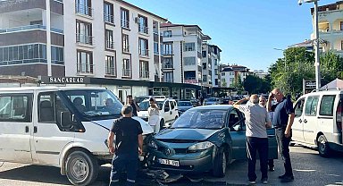 Kazadan kaçmak isterken motosiklet çarptı