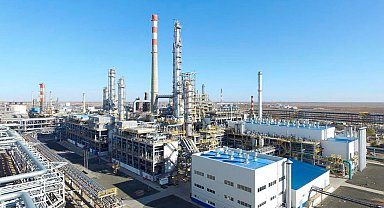 Kazakistan'da petrol rafinerisinde yangın çıktı