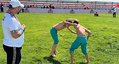 Keçiören'de genç pehlivanlar er meydanına çıktı