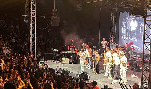 Kenan Doğulu Marmaris Amfiteatr'da devleşti