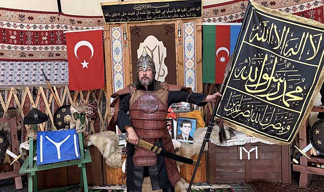 Kendi kurduğu otağında Malazgirt Zaferi'nin 955. yıl dönümünü kutladı