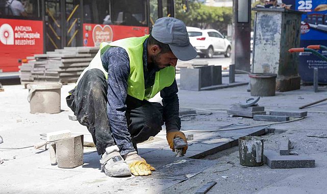 Kent merkezinin üç önemli bulvarına estetik dokunuş