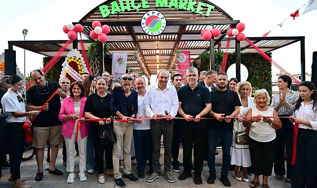 Kepez Belediyesi Bahçe Market'i Dokumapark'ta hizmete açtı