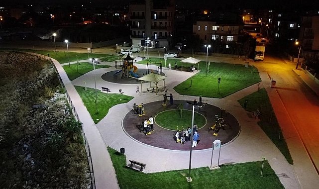 Kepez'de 100'ün üzerinde park aydınlatıldı