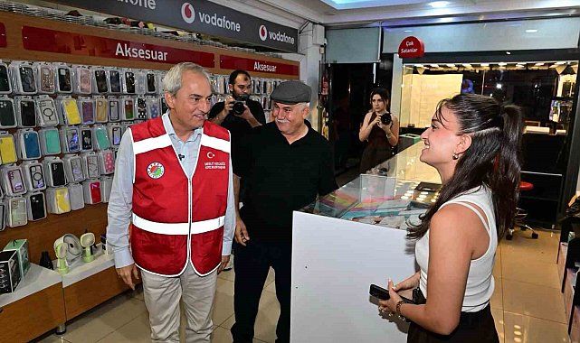 Kepez'in dört bir yanında "Temizlik Kirletmemektir" kampanyası