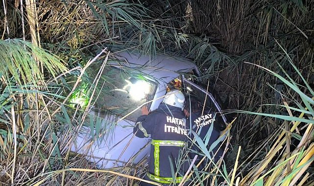 Kırıkhan'da otomobil sulama kanalına uçtu