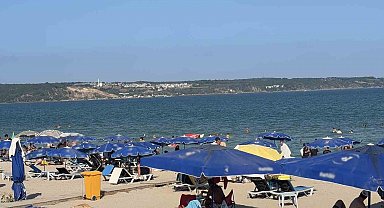 Kırklareli'de sıcaktan bunalanlar plaja akın etti
