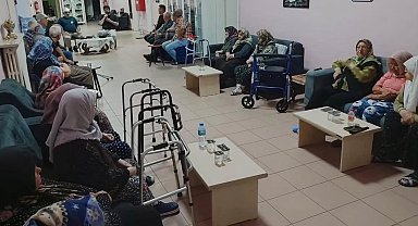 Kırklareli'nde huzurevi sakinleri Mevlit Kandili'nde bir araya geldi