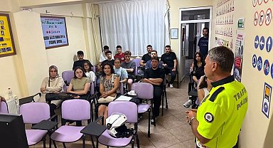 Kırklareli'nde sürücü adaylarına trafik güvenliği eğitimi verildi