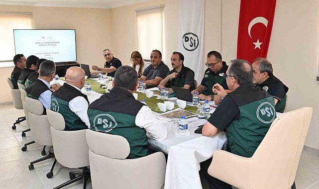 Kırklartepe Barajı sulama inşaatı şantiyesinde toplantı