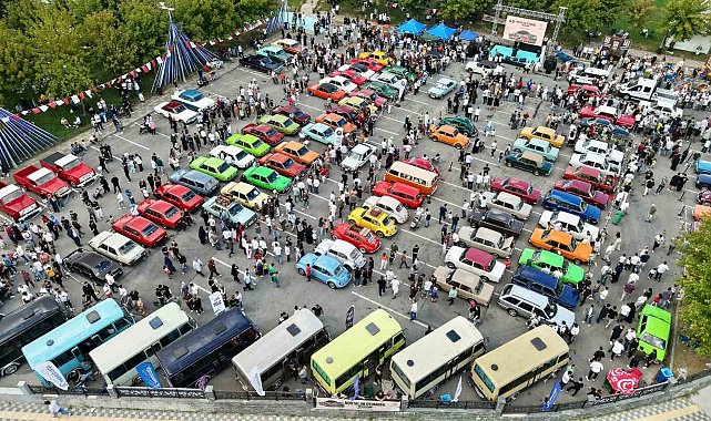 Klasik otomobil tutkunları Arnavutköy'de buluştu