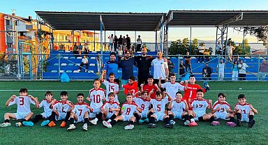 Körfez Gençlerbirliği U12 takımı minikler turnuvasında namağlup şampiyon oldu