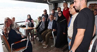 Körfez'in çınarları vapur gezisinde buluştu