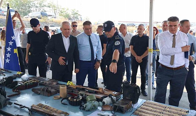 Kosova'da toplu mezarların yakınında çok sayıda silah ve mühimmat bulundu